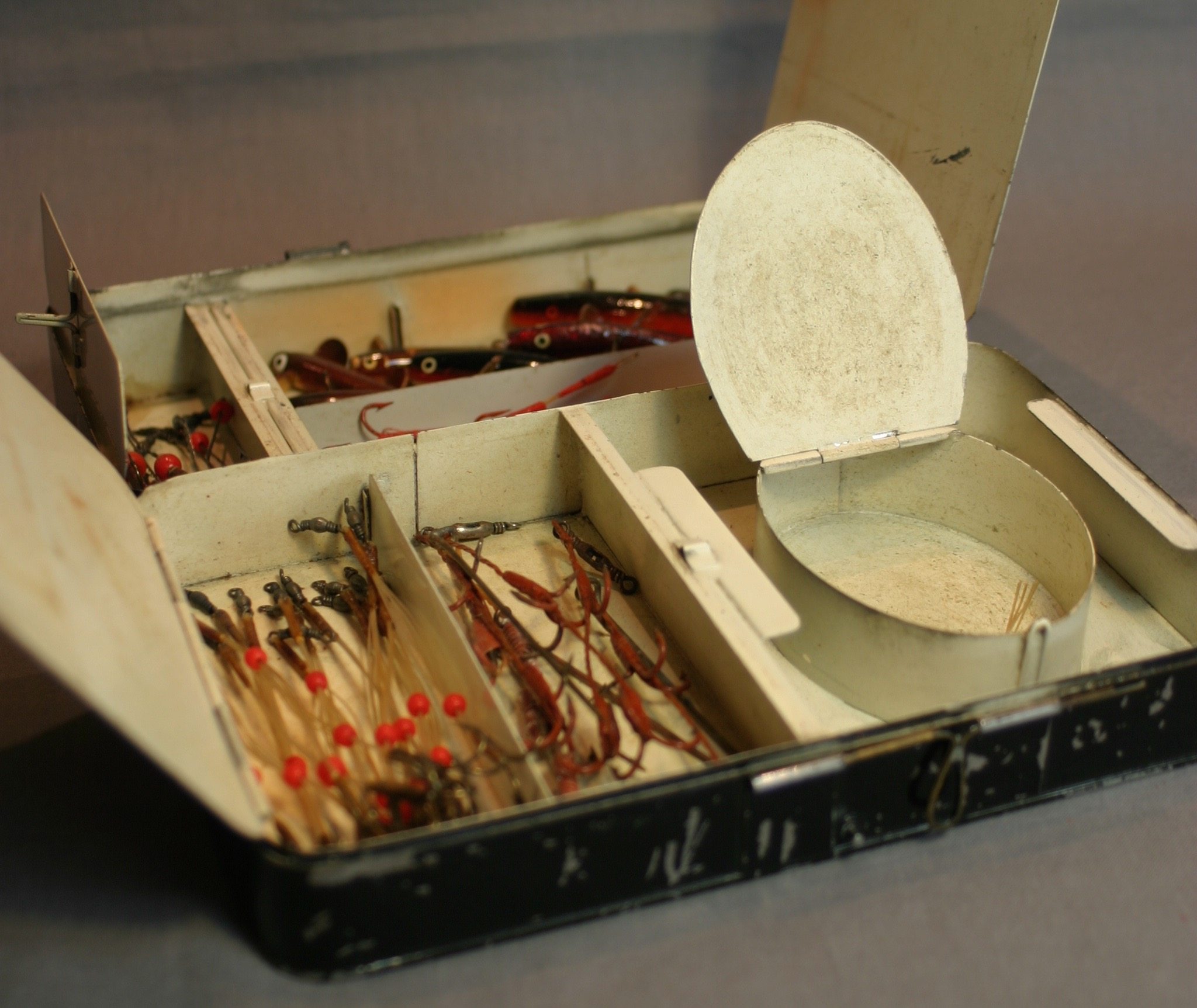 Hardy Bros Large Steel 4 Compartment Fly Box with English Flies