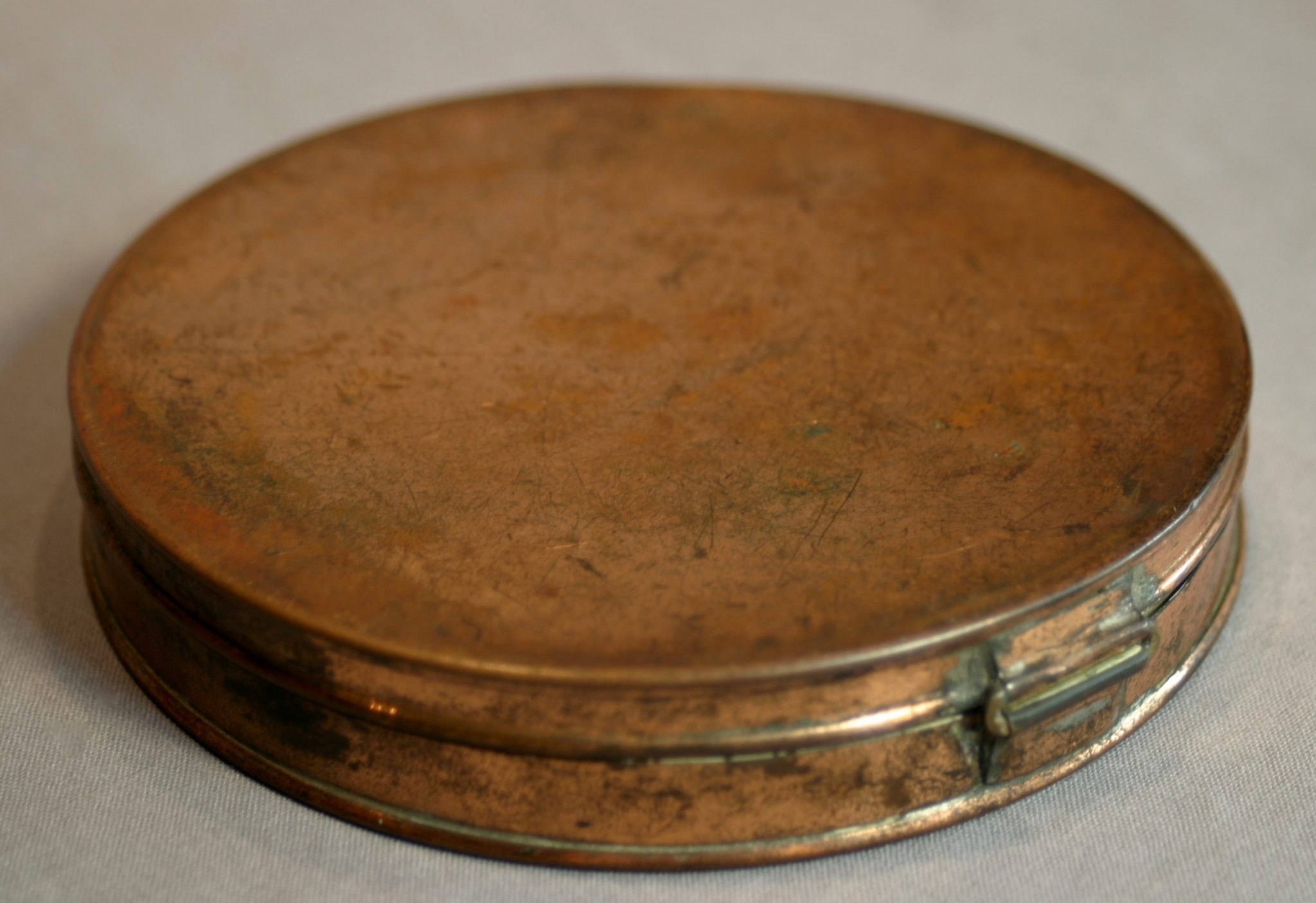 Hardy Bros Ltd Copper Plated Fly Box with Tiny Flies With Leaders - Image 6