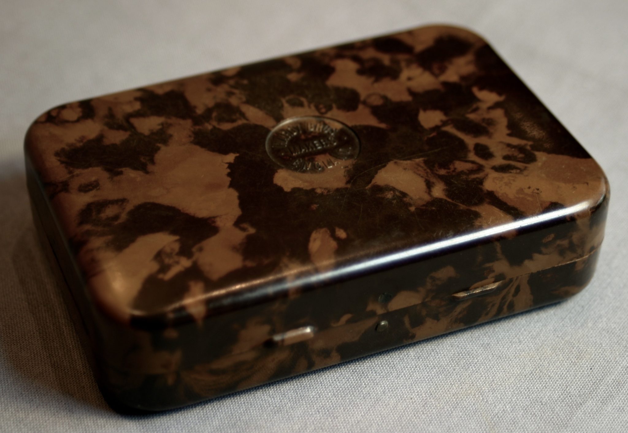 1930s Hardy Bros Small Neroda Tortoiseshell Clip Fly Box - Image 6