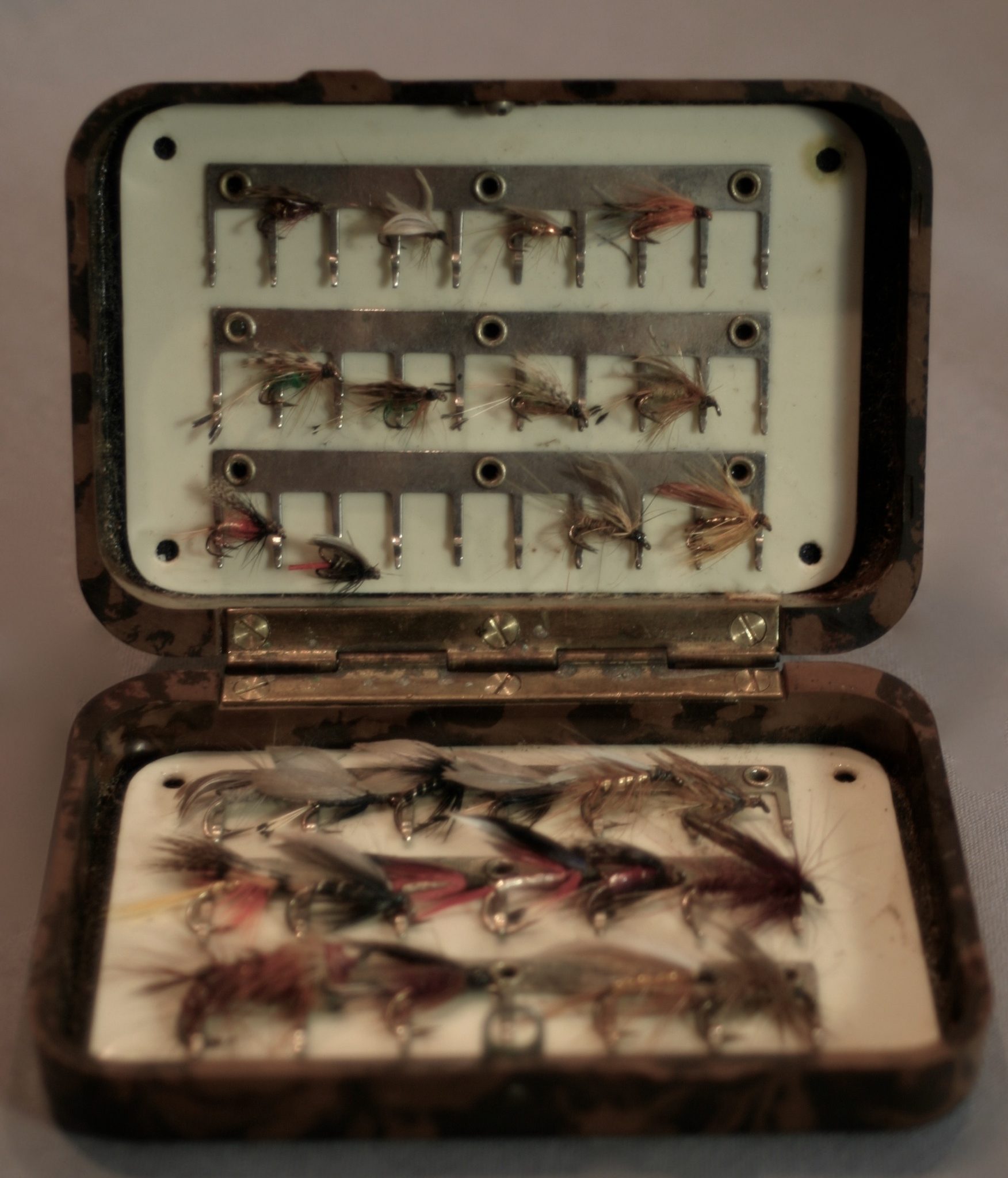 1930s Hardy Bros Small Neroda Tortoiseshell Clip Fly Box
