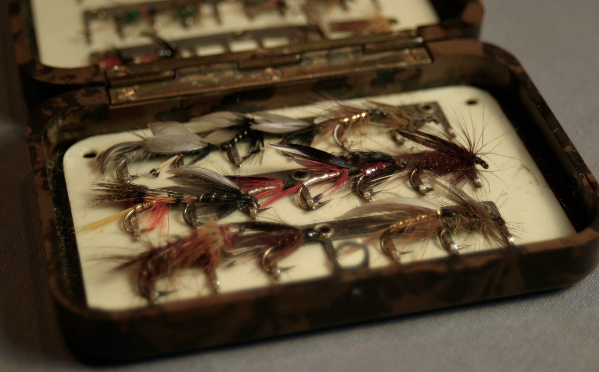 1930s Hardy Bros Small Neroda Tortoiseshell Clip Fly Box - Image 4