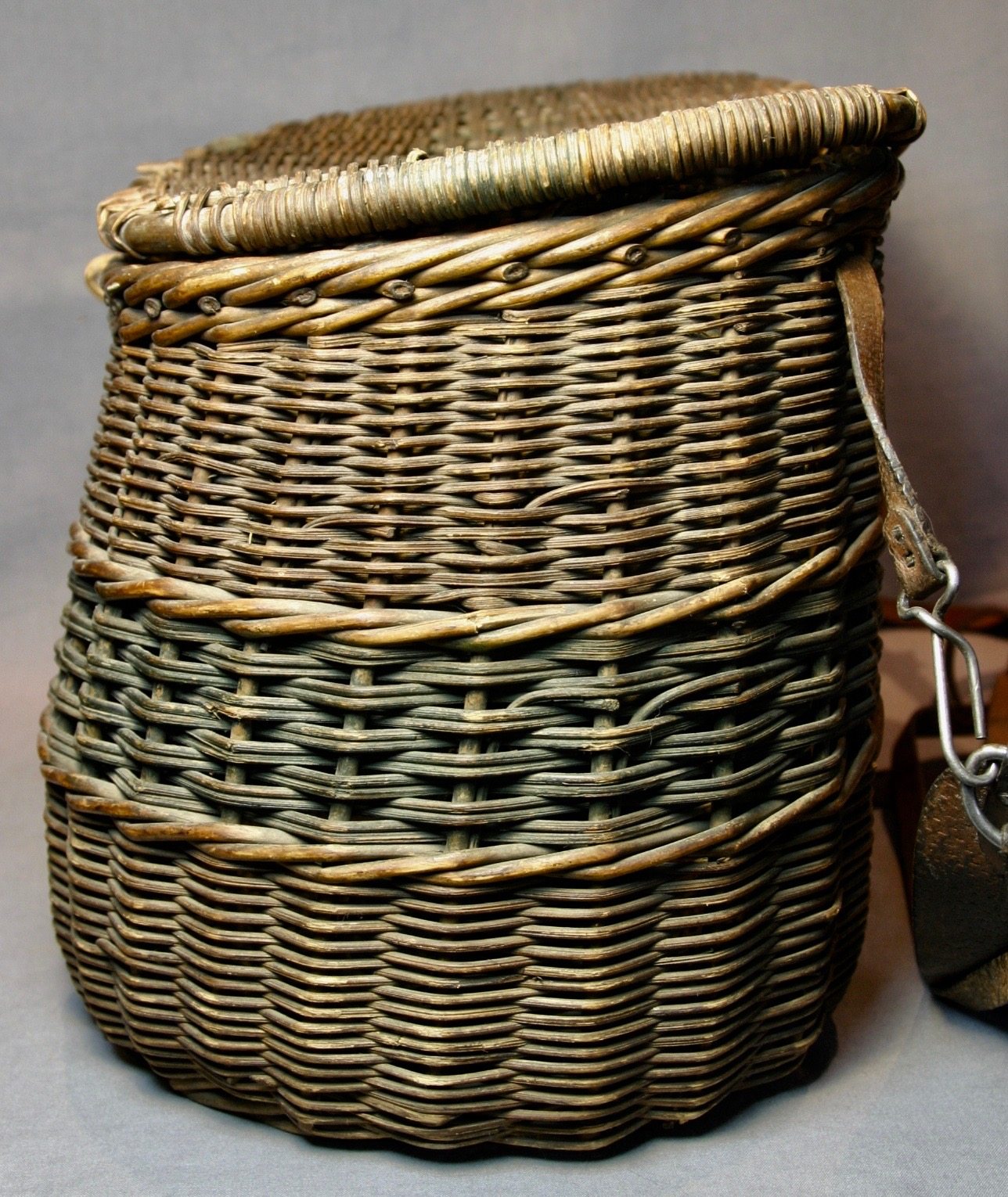 Two Compartment Center Hole Grapevine Fishing Creel - Image 2