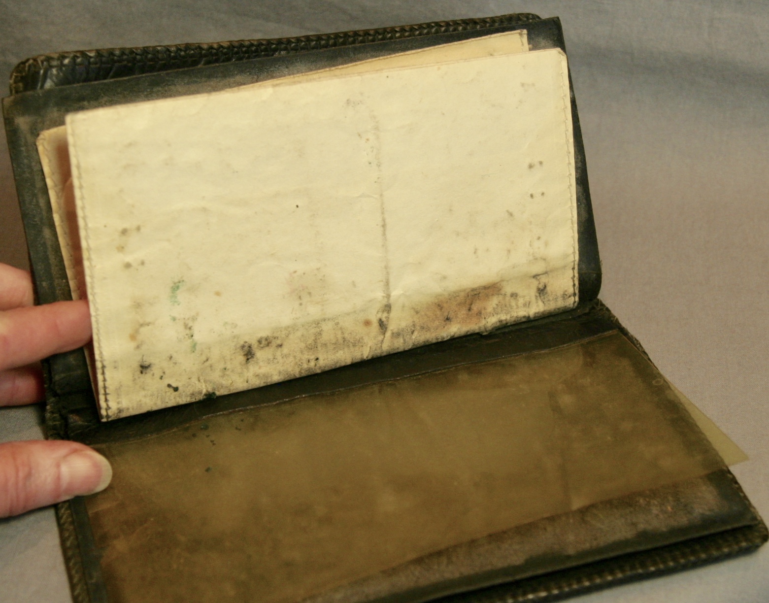 Embossed Fisherman Fly Fishing Wallet - Image 5