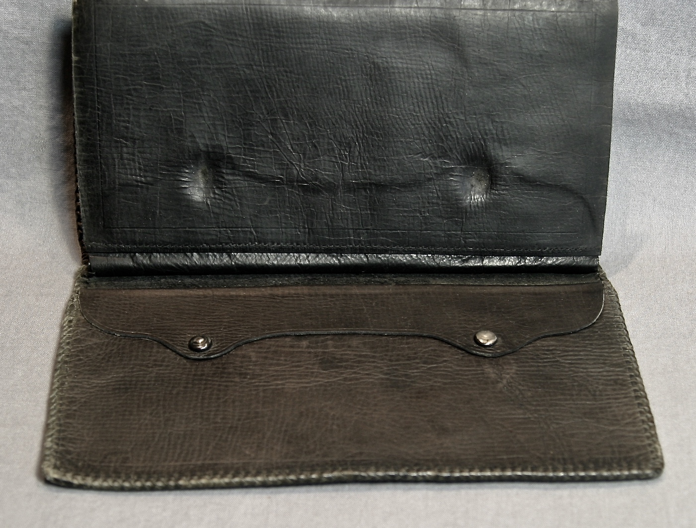 Embossed Fisherman Fly Fishing Wallet - Image 3