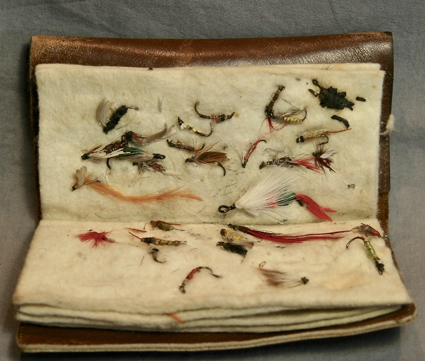 Oregon Saddlemaker Line Flies Fly Wallet - Image 8