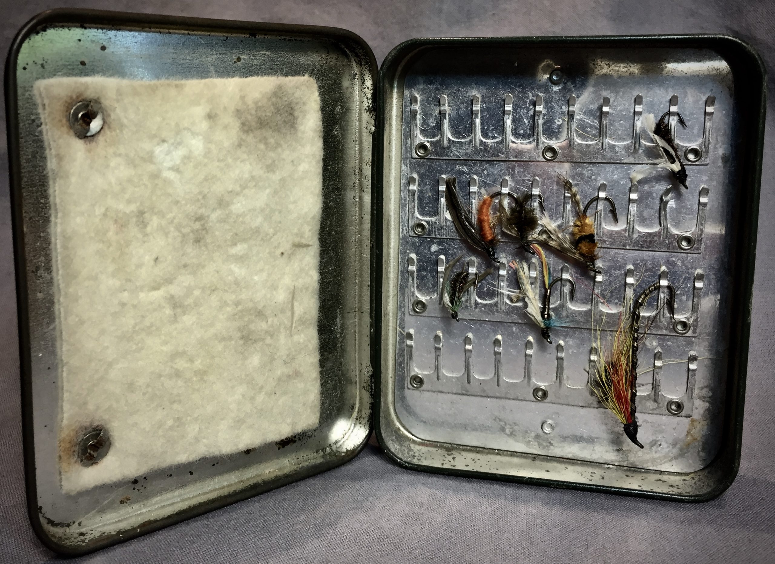 The Loch Leven Eyed Fly Box w/Flies - Image 2