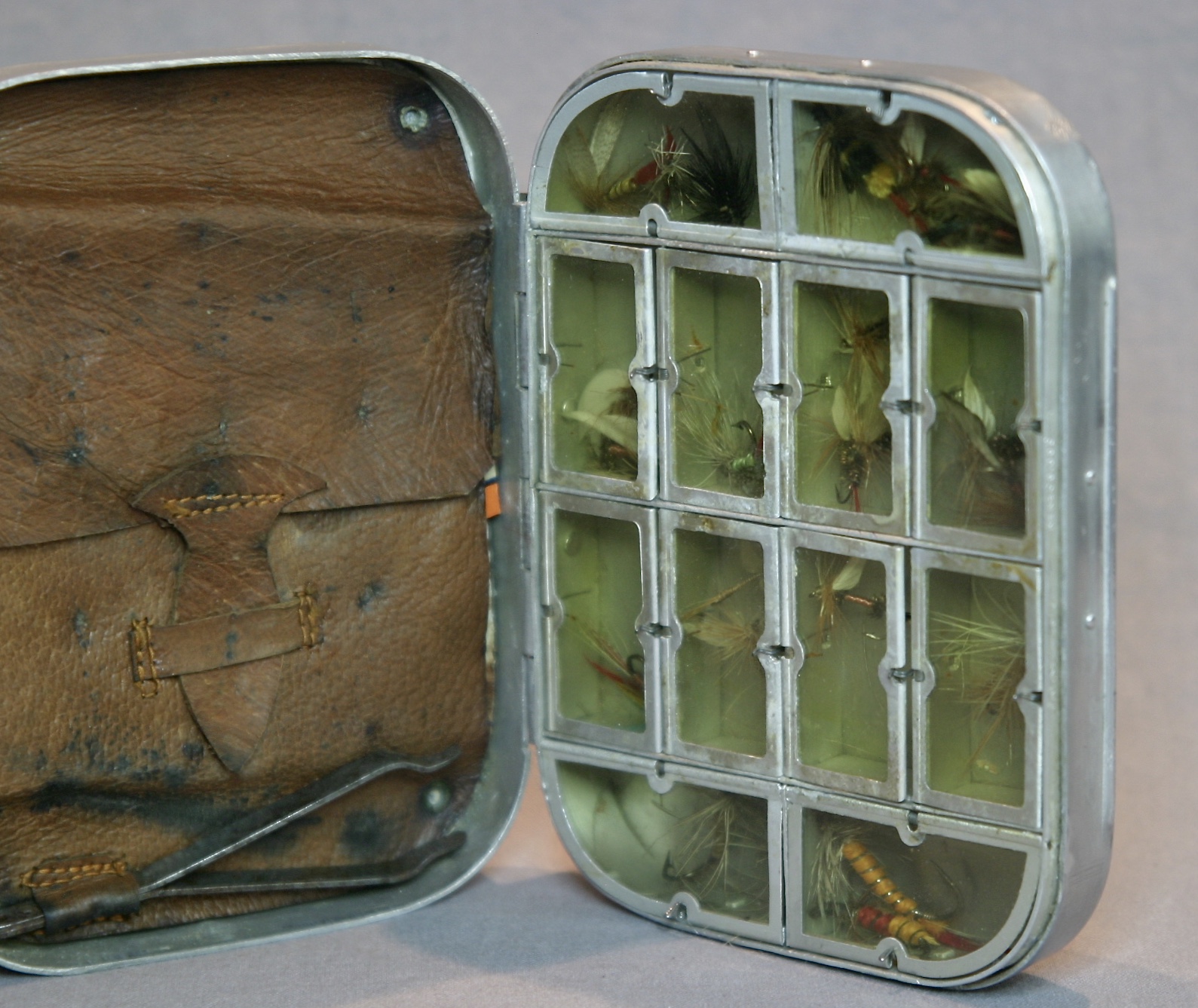 English Fly & Leader Box w/Flies & Leaders - Image 2