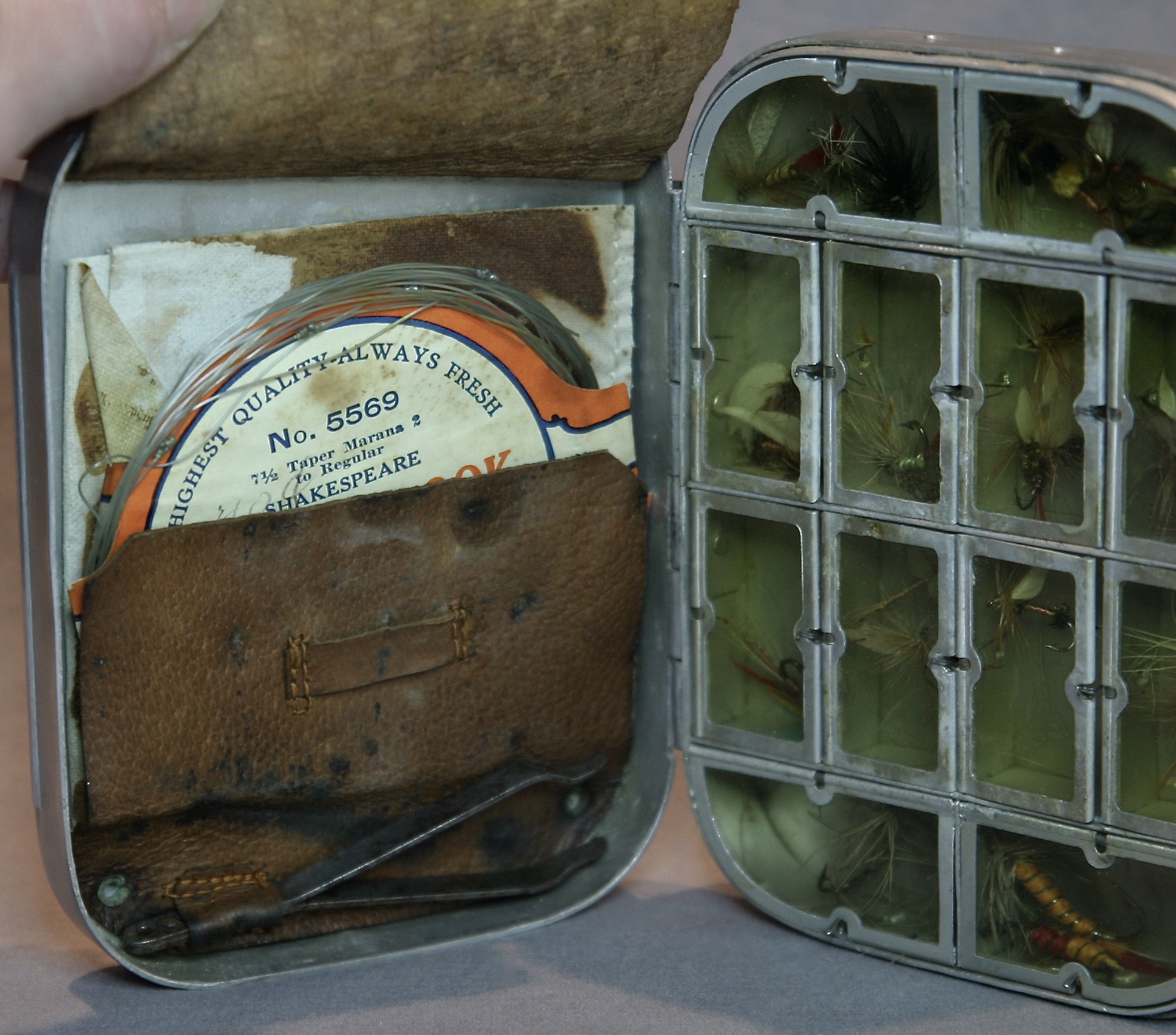 English Fly & Leader Box w/Flies & Leaders - Image 3