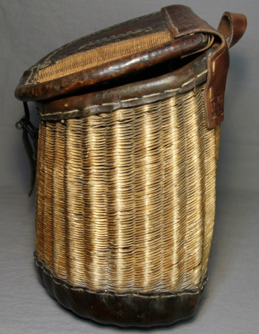 Clark #5 Oregon Saddlemakers Fishing Creel - Image 2