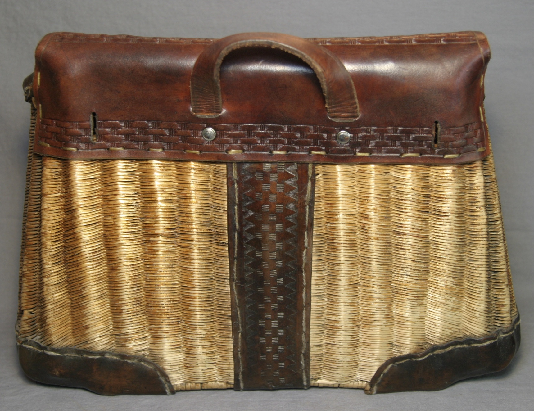 Clark #5 Oregon Saddlemakers Fishing Creel - Image 3