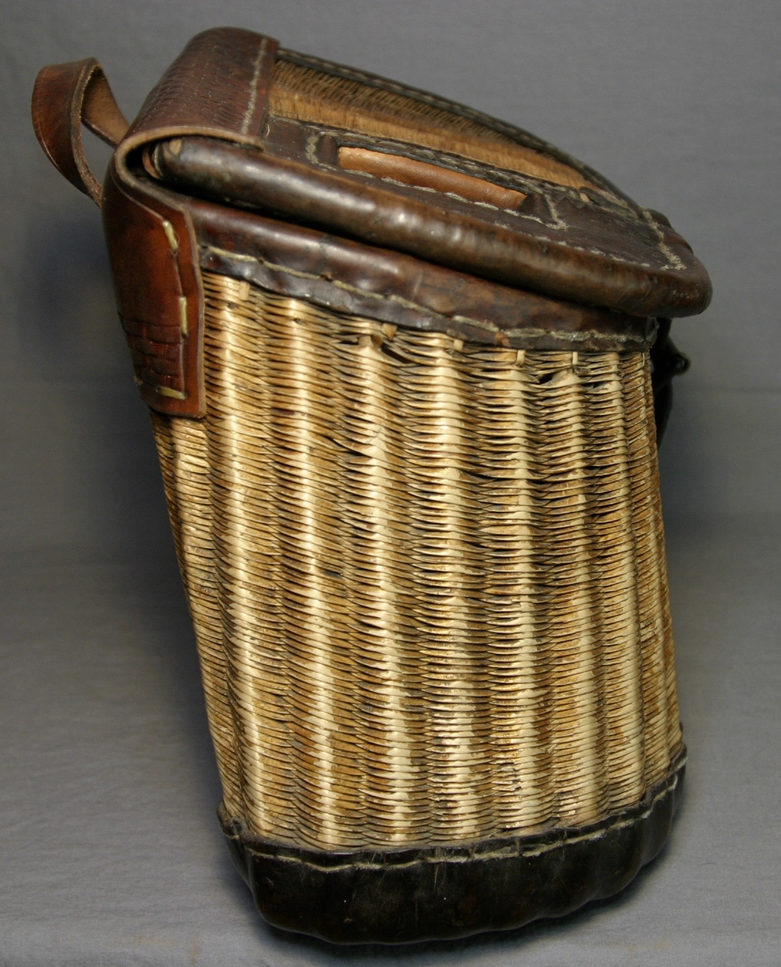 Clark #5 Oregon Saddlemakers Fishing Creel - Image 4